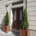 Neue Gasse Апарт-готель Львів